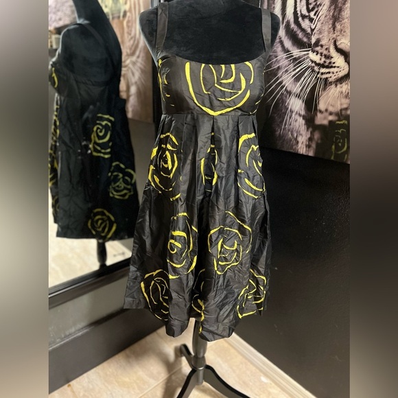🖤💛LIKE NEW I-N-C INTERNATIONAL CONCEPTS  BLACK WITH YELLOW FUN DRESS SZ 12 🖤 - Picture 2 of 10